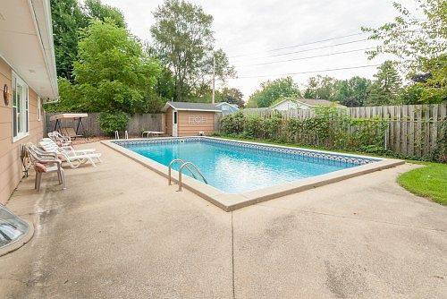 3rd image of 33229 Thelma Ave