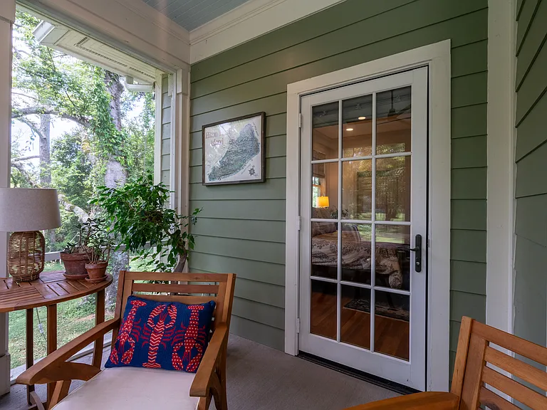 Screened-in porch
