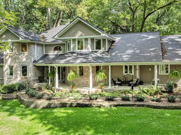 11181 Guyn Dr, Brighton, MI 48114