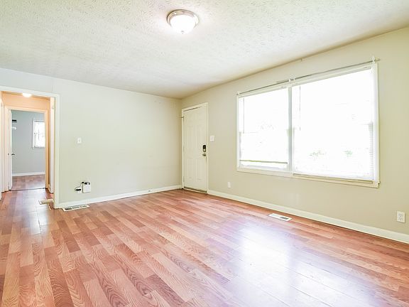 2nd image of 257 Banberry Dr SE