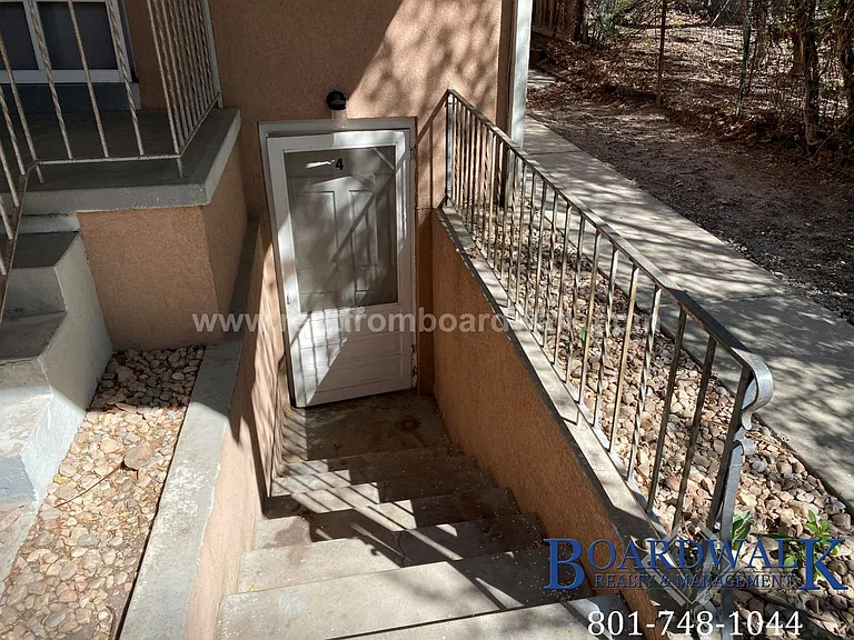 2527 E Valley View Ave — Photo 3