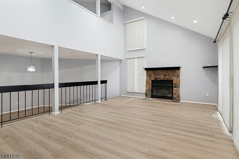 19 Linda Ln, Edison, NJ 08820 — Photo 3
