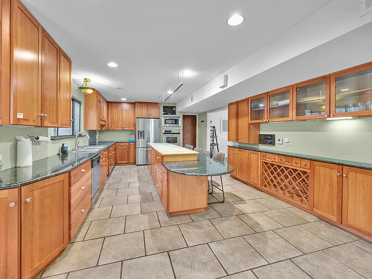 2947 Burnt Oak St — Photo 8