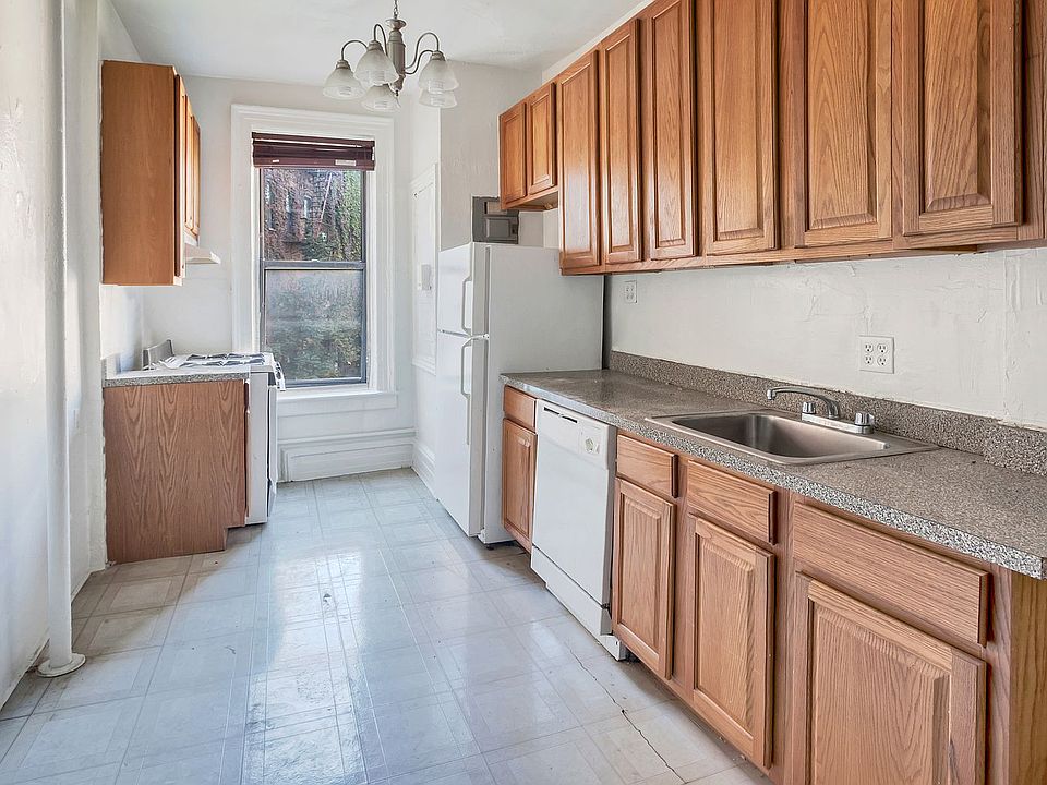 1st image of 790 Washington Ave APT 3A