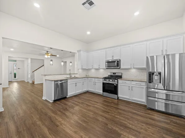 8122 Heartbrook Field Ln, Cypress, TX 77433