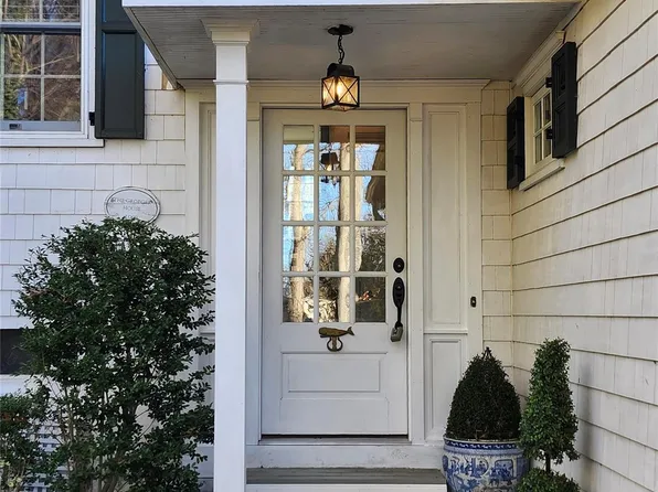 20 Harborview Drive, Northport, NY 11768