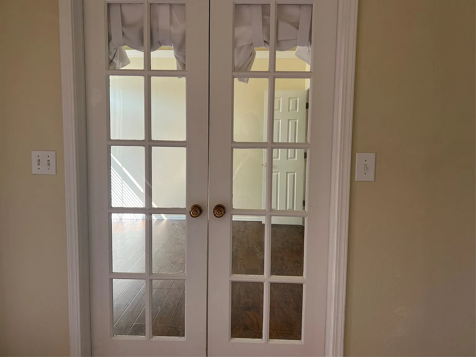 4 bed, 2.0 bath, 2092 sqft, $2,100 — Photo 4