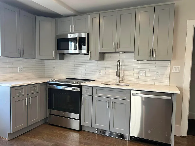 12 Lincoln St #4 — Photo 22