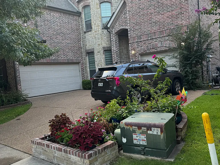 5216 Dunster Dr — Photo 2
