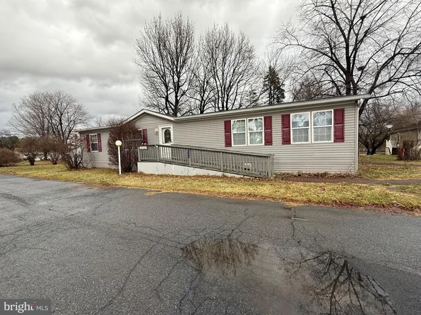 8731 Turkey Ridge Rd, Breinigsville, PA 18031