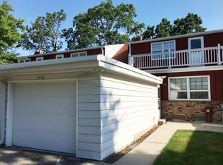 3214 W King Arthurs Ct #3214, Greenfield, WI 53221