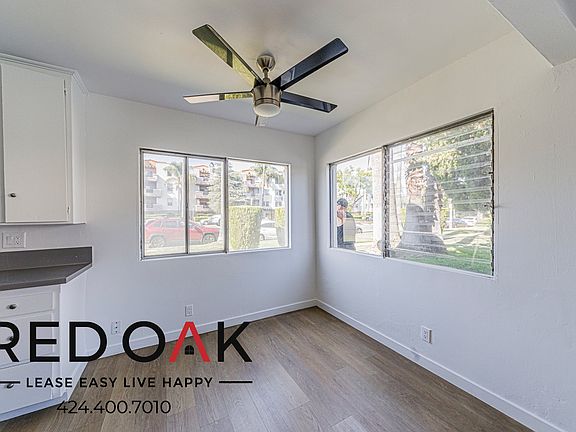5th image of 19148 Sherman Way #5401