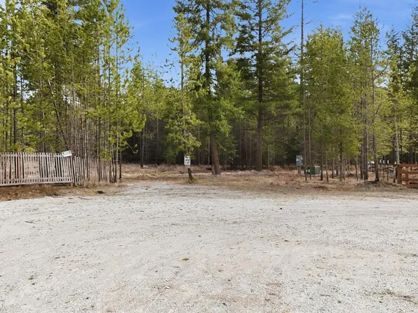 102 Fox Ln, Newport, WA 99156