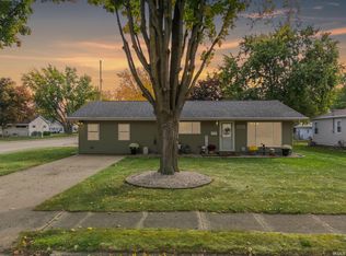 555 E Broad Ave, Nappanee, IN 46550
