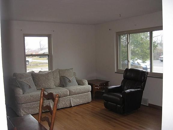 2nd image of 517 Savoy Ave