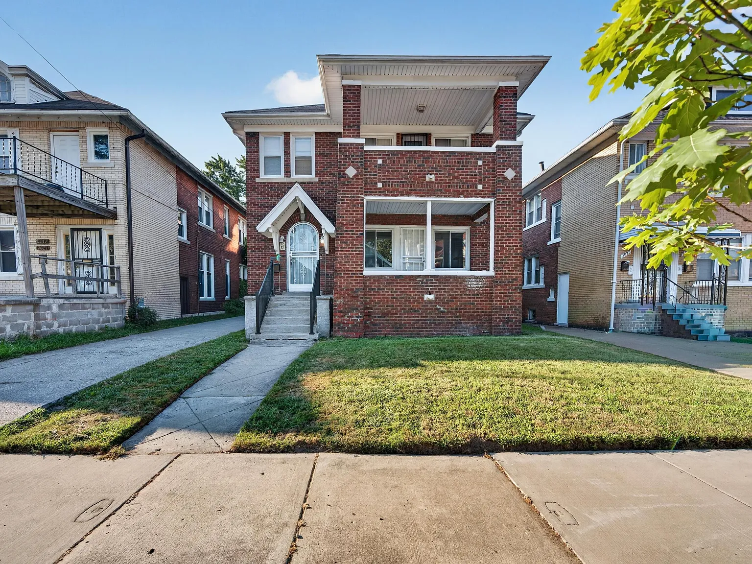 3 bed, 1.5 bath, 2872 sqft, $1,200 — Photo 3