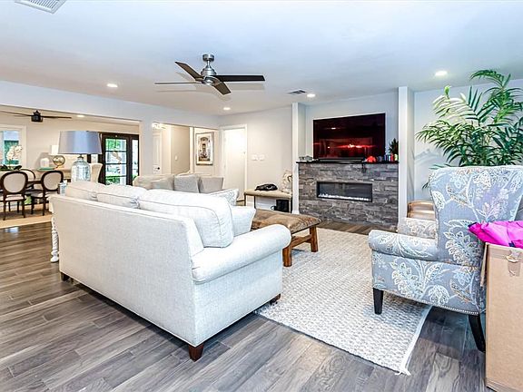 5th image of 10007 Briar Dr