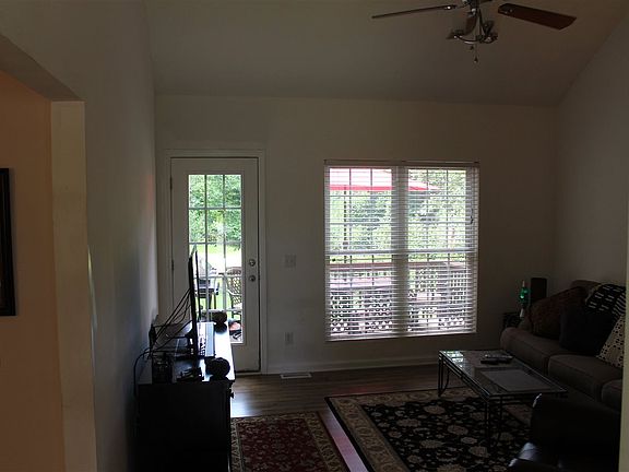 5th image of 125 Rollingwood Dr