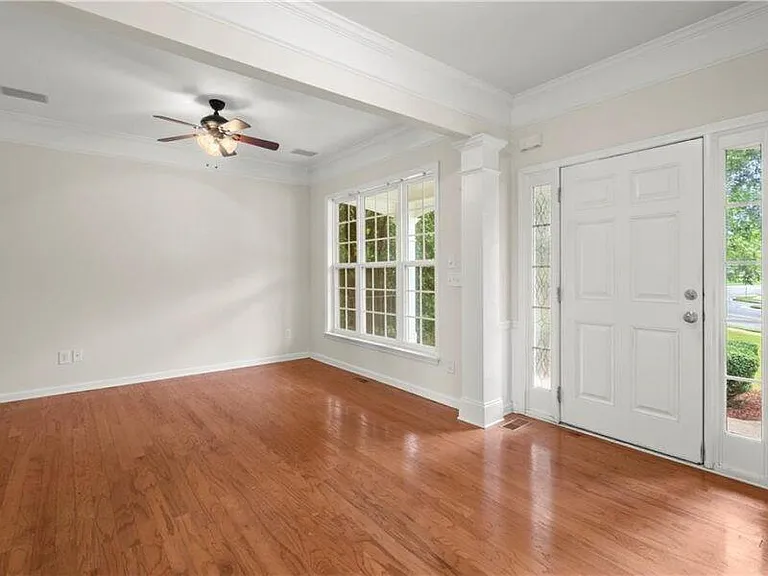 2080 Vistoria Dr — Photo 5