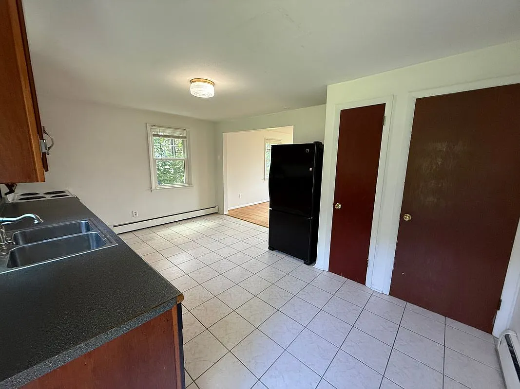 2 bed, 1.0 bath, 952 sqft, $2,100 — Photo 1