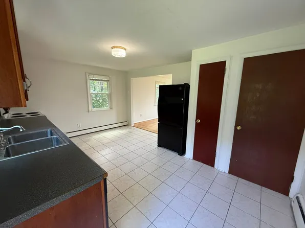 74 Ring Dr, Groton, CT 06340