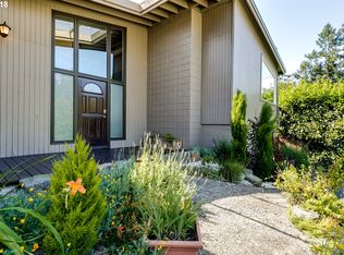 3320 Heather Way, Eugene, OR 97405