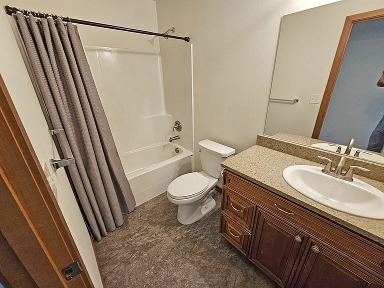415 W Eagle St — Photo 13