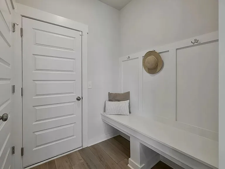1030 Ewell Farm Cir — Photo 32