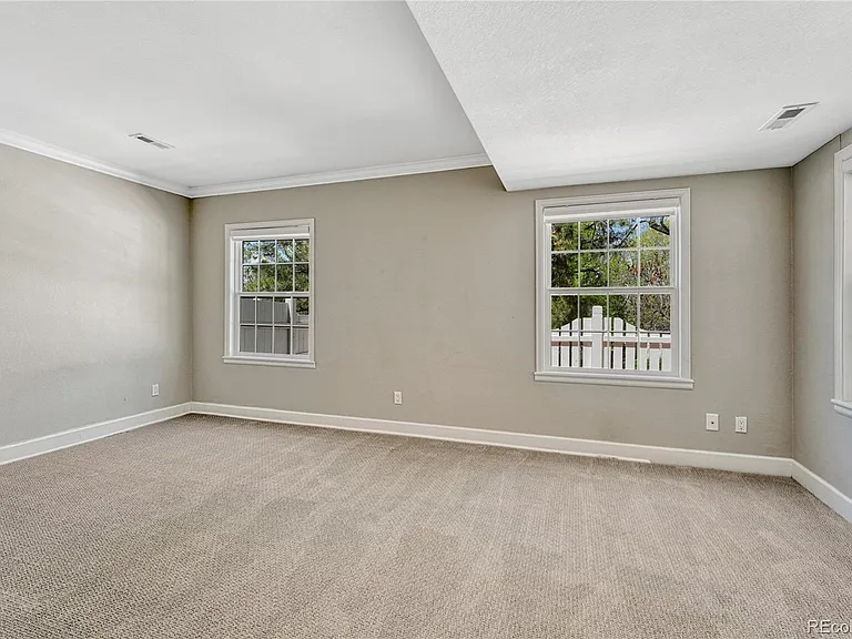 9885 Greensview Cir — Photo 39