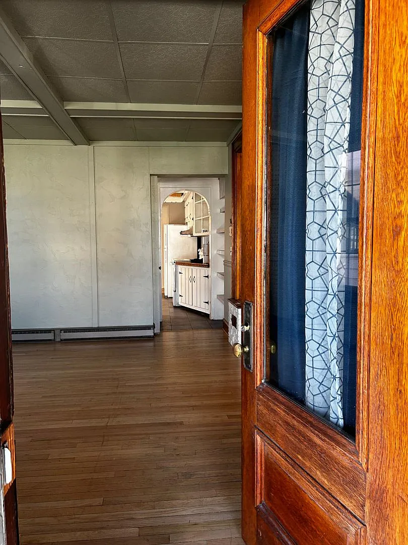 308 North Blakely Street — Photo 2