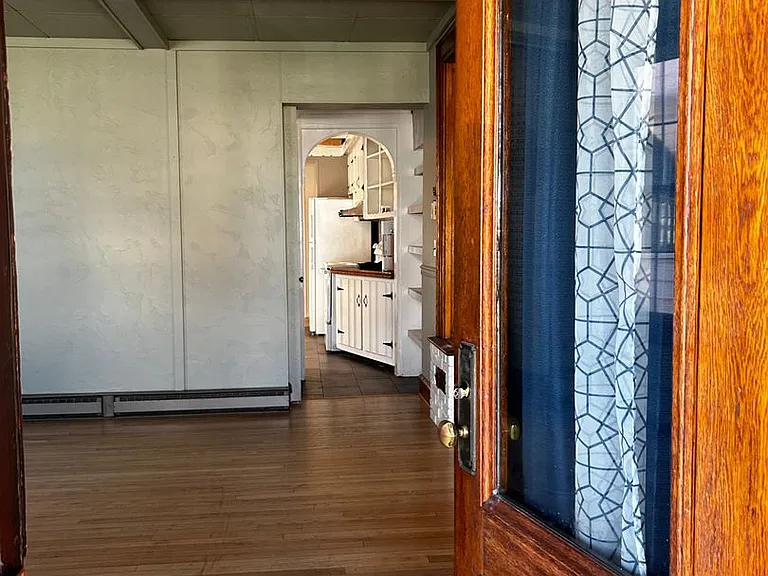 308 N Blakely St — Photo 3