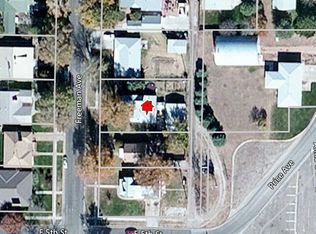 512 Freeman Ave, Oakley, KS 67748