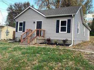 2901 Gene Field Rd, Saint Joseph, MO 64506