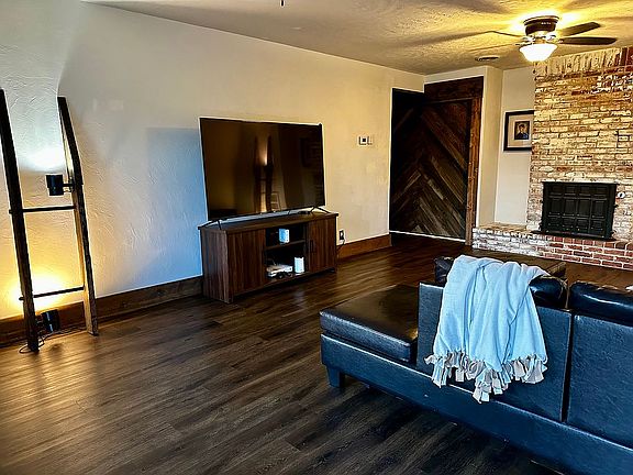 Living Room / Main Entry