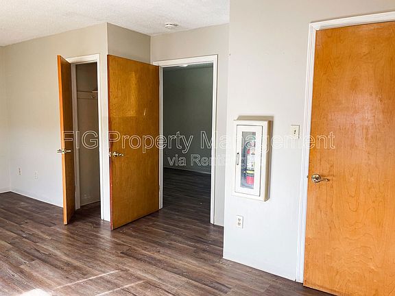 4th image of 705 Sanquine Way