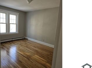 7 View St APT 1, Worcester, MA 01610