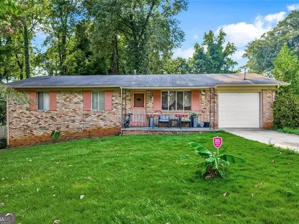 1174 Dantel Ct, Stone Mountain, GA 30083