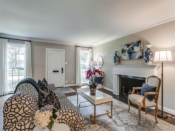 5th image of 4653 S Versailles Ave