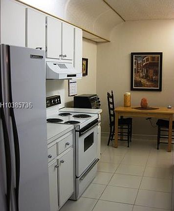 5th image of 4001 Hillcrest Dr APT 1115
