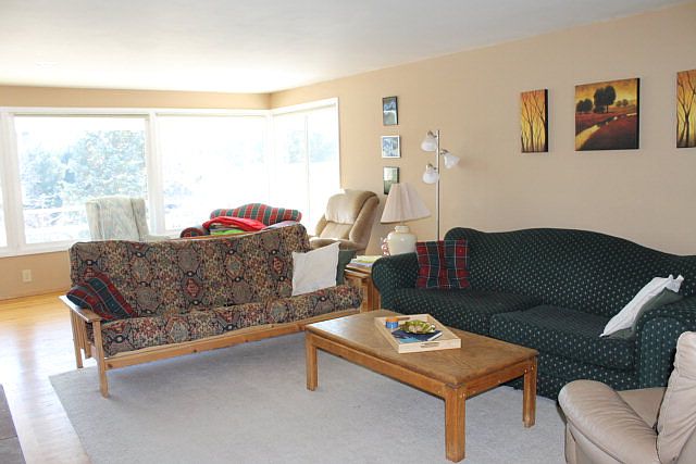 1st image of 1505 NE Upper Dr