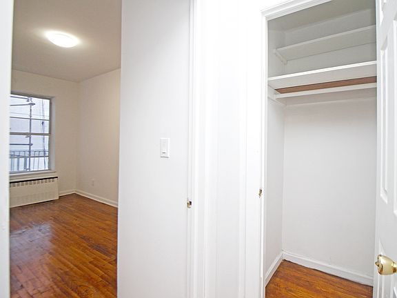 3rd image of 1562 3rd Ave APT 3