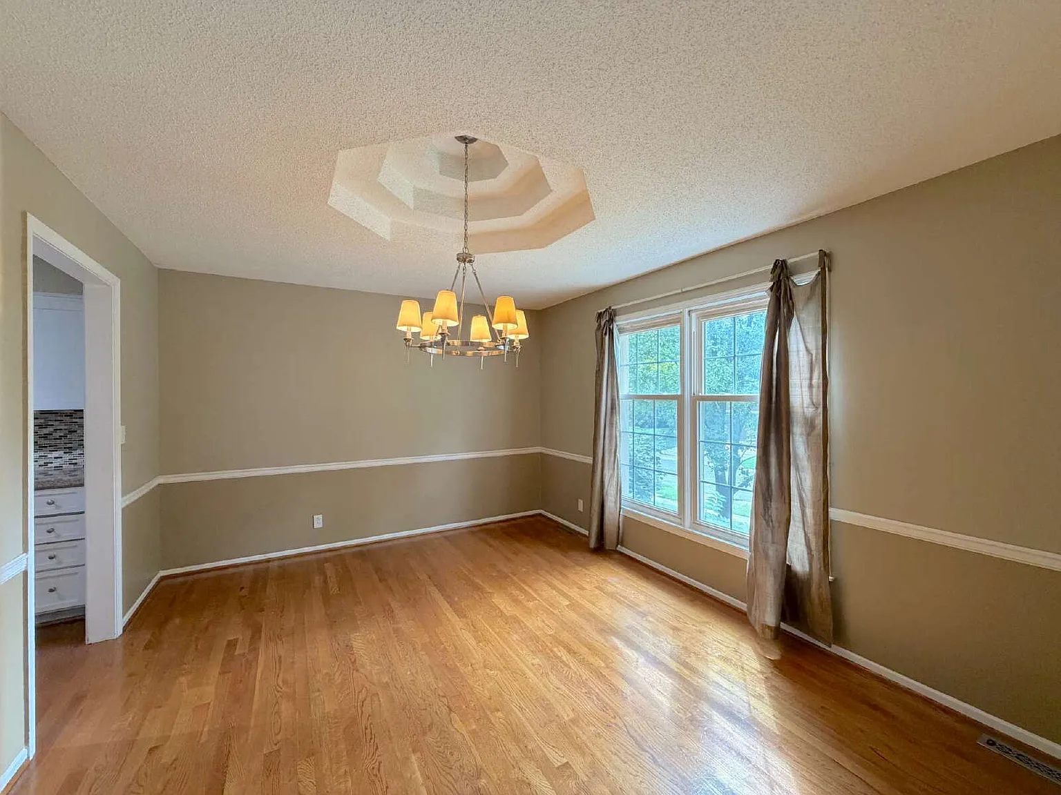 3 bed, 2.5 bath, $2,150 — Photo 2