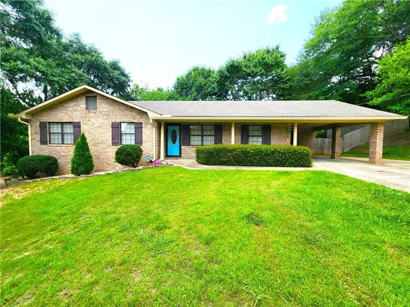 1903 Kittrell Dr, Phenix City, AL 36870