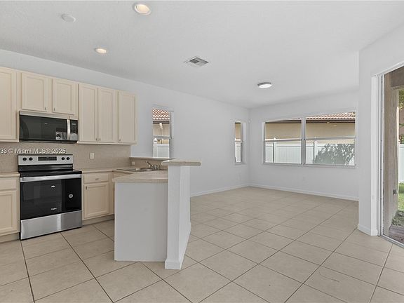 2nd image of 3960 NE 11th Dr