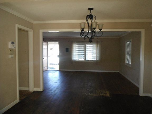 2nd image of 1956 W Elmwood Ave