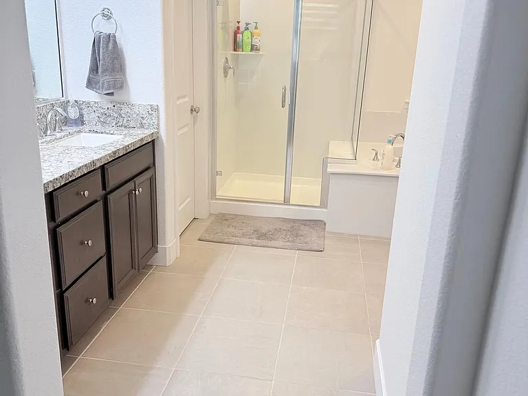 58 E Kamyar Pl — Photo 28
