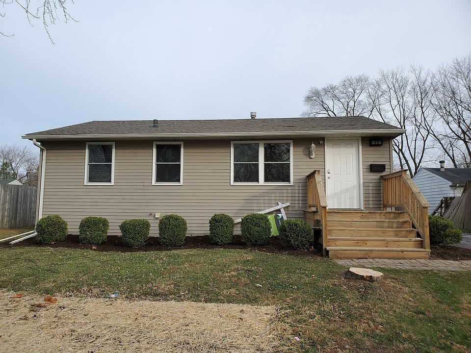 1st image of 11 N Sycamore Ln
