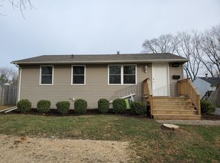 11 N Sycamore Ln, Glenwood, IL