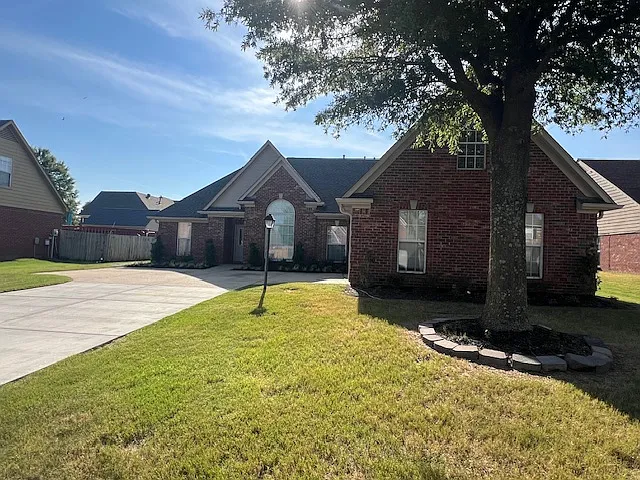 4 bed, 2260 sqft, $2,695 — Photo 1