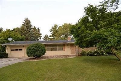 2nd image of 812 River Acres Dr